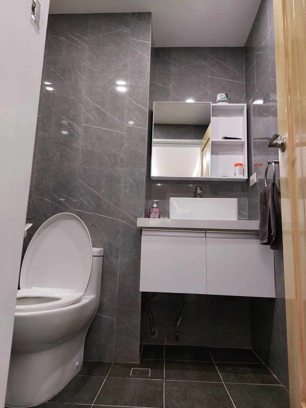 Bathroom restored to pristine condition after Total Cleaning Manila deep cleaning service